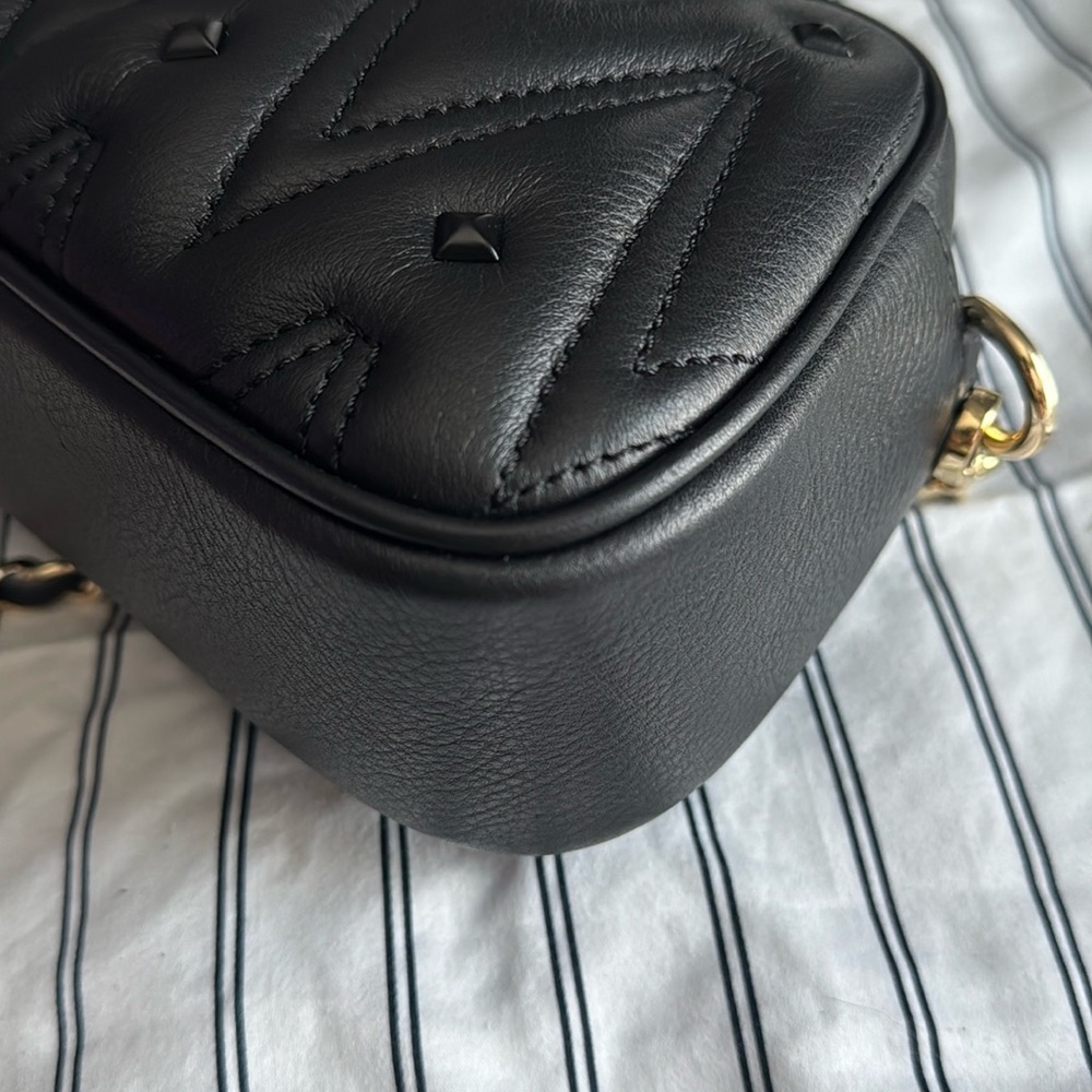 VALENTINO BY MARIO VALENTINO Bella Leather Camera Crossbody Bag black w/ rivets - Picture 10 of 12